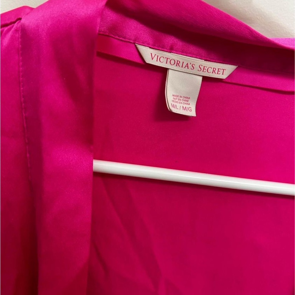 Victoria Secret Robe - Picture 4 of 4